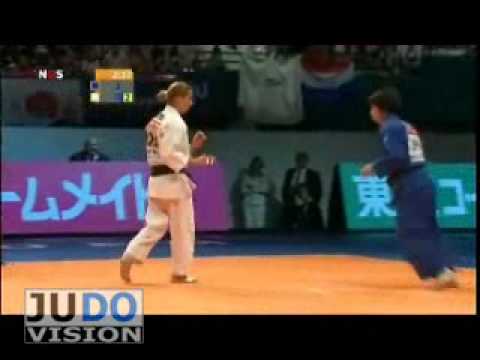 JUDO 2009 World Championships: Tomoko Fukumi 福見 友子 (JPN) - Alina Dumitru (ROU)