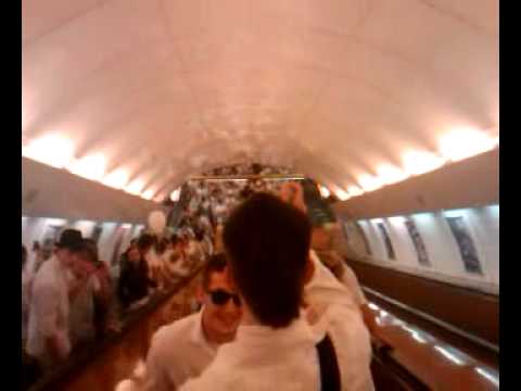 Sensation White Prague 2010: Metro dancing