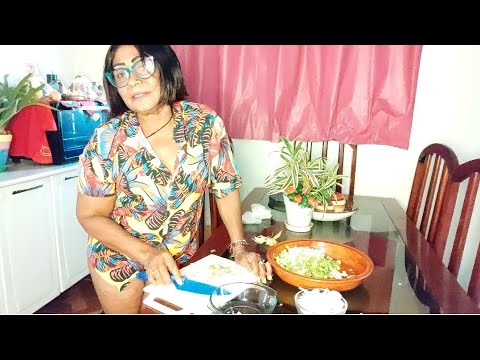 Preparando o alho poro.