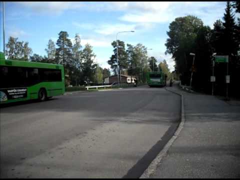 Gamla Uppsala Buss 269 och 159 åker iväg från hållplats "Vackra Birgers Väg"