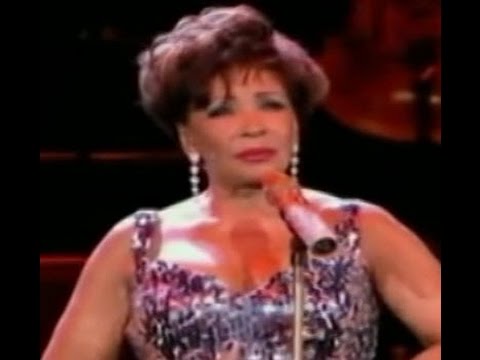 Shirley Bassey - What Now My Love / Big Spender (2009 Live at Electric Proms)