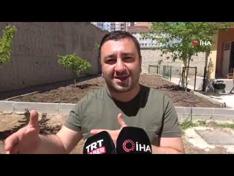 Öğrencileri için ekolojik bahçe oluşturdu