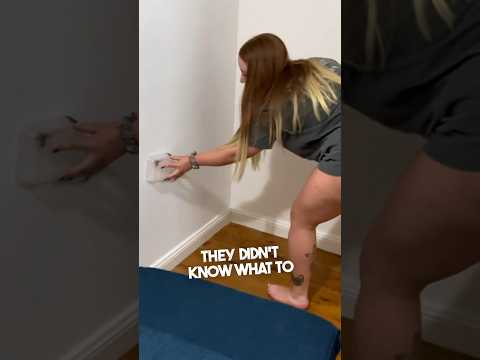 These girls failed at catching a spider 😂