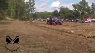 preview picture of video 'Steve Kornoelje's Purple Jeep at the Olivet Benefit Mud Run'