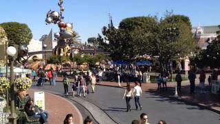 An Omnibus Ride Down Disneyland&#39;s Main Street USA