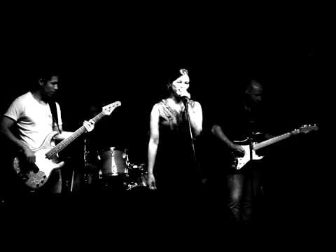 Krys Holden - Johnny Got A Boom Boom (Imelda May cover) @ Inspecteur Epingle, Montreal 16-07-2014