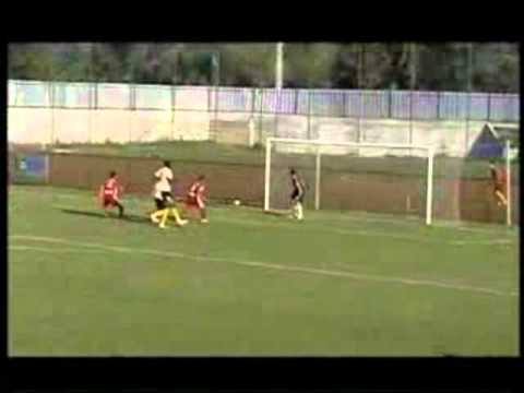 Césinha-meia atacante versátil
