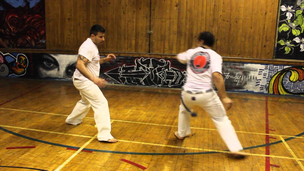 Capoeira Muzenza 20 quedas under 2 minutes
