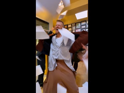 Scott Hoying - FLAUNT IT [Official Video]