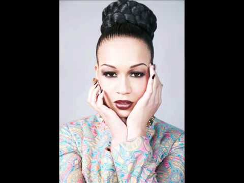 SWEET DREAMS - REBECA FERGUSON