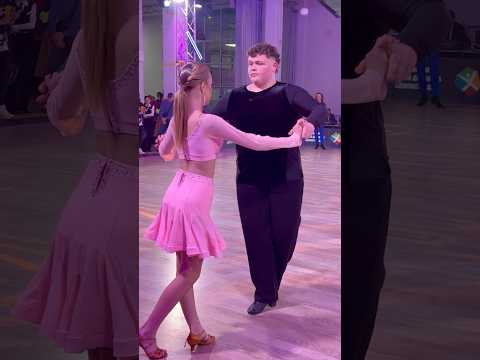 Hi is amazing!🤩👏 #ballroomdancesport #dancemusic #dancecompetition #latindance #reelsvideo #kpop