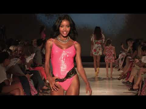 Pin-Up Stars SS 2020 Fashion Show