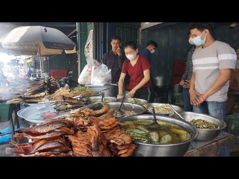 The Popular Street Food For Lunch Time @Camko City - Daily Life Style of Younger Girl Selling Food