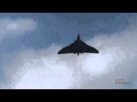 Vulcan XH558 Bomber Command Farewell Flypast