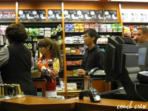 111126 Sistar Hyolyn shopping @ MGM Grand, Las Vegas