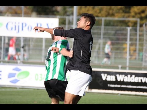 Tricht 1 - Heukelum 1, schot Carlo van Santen gaat rakelings naast