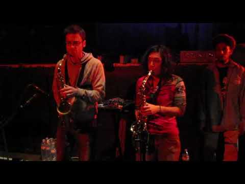 Digistep and French sistren play for Zion Gate Hi-Fi - France Nov 2009