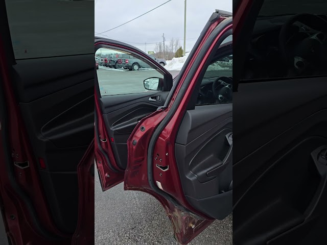 2016 Ford Escape SE in Cars & Trucks in Belleville