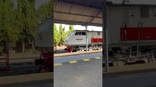 Download lagu Suara deru mesin lokomotif cc 203| mp3