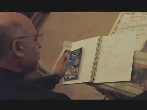 Vieste- La firma di Mons. Angelo Spina sulla tomba di Don Antonio Spalatro