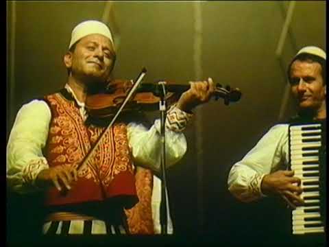 Ansambli Kombetar i Kengeve dhe Valleve Popullore - Ne Skenat E Frances 1980