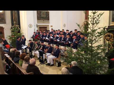 Auf Weihnachtshafenwache