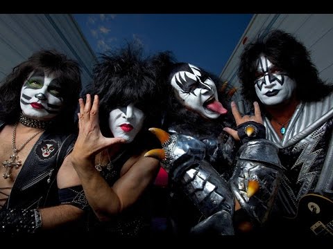 KISS MEETS THE PODCAST (EPISODE #6) - WHAT IF KISS STARTED IN 1983 AND NOT 1973?