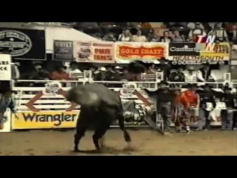 Slick Willy bucks Luke Snyder - 01 PBR Ft. Worth