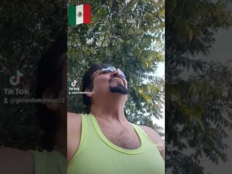 @# discusion entre ancianos tomando el sol en el parque