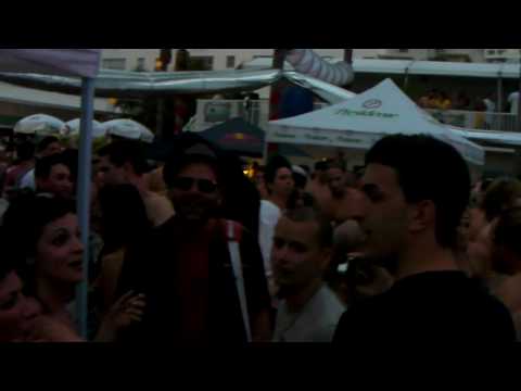 Laroux In For the Kill @ Surfcomber Pool Party 2010