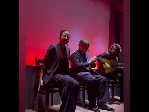 Cristina Soler al cante, simplemente maravilloso. JUNCAL Tablao Flamenco