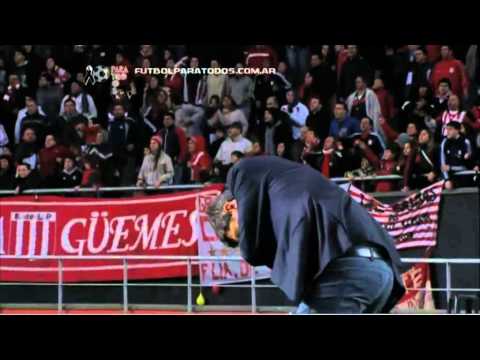 Pellegrino se lesionó dando indicaciones