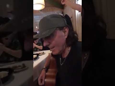 "Na çave b*thën, të shk*rdhefsha nonën", Aleksander Gjoka degjeneron fjalorin