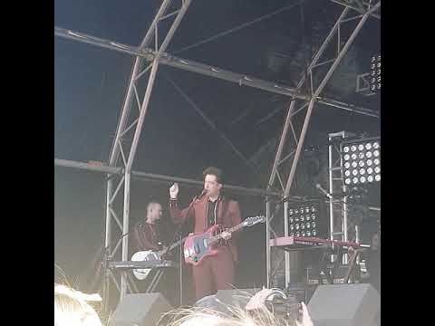 Love Fame Tradgedy & Dan Smith of Bastille Perform Multiply At Reading Festival