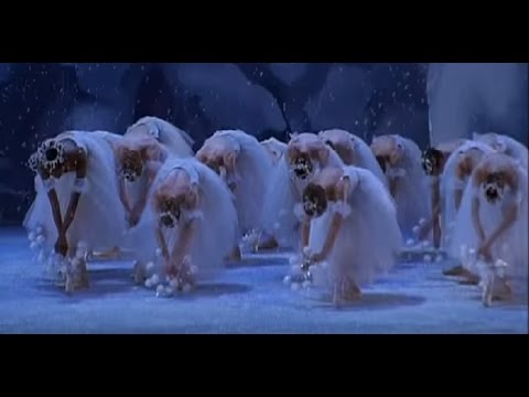 Waltz of the Snow Flakes in Balanchine´s Nutcracker – The NYC Ballet