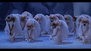 Waltz of the Snow Flakes in Balanchine´s The Nutcracker - The NYC Ballet