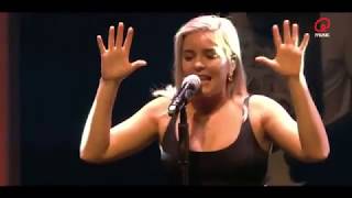 Anne-Marie - Breathing Fire LIVE (live in The Qube  for Q music Belgium)