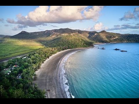 The Magic of Mackay: Exploring Its Stunning Beaches and Rainforests (3 Minutes)
