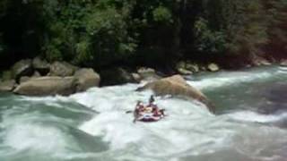 preview picture of video '21 años de rafting en Guatemala'