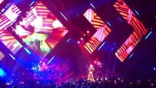 Gwen Stefani - &quot;Red Flag&quot; Live in Seattle (8/24/2016)