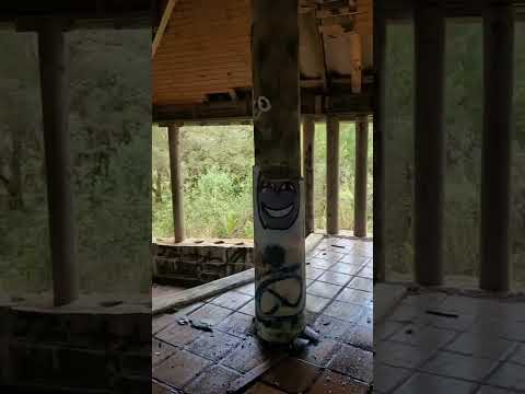 Você teria coragem de acampar aqui?