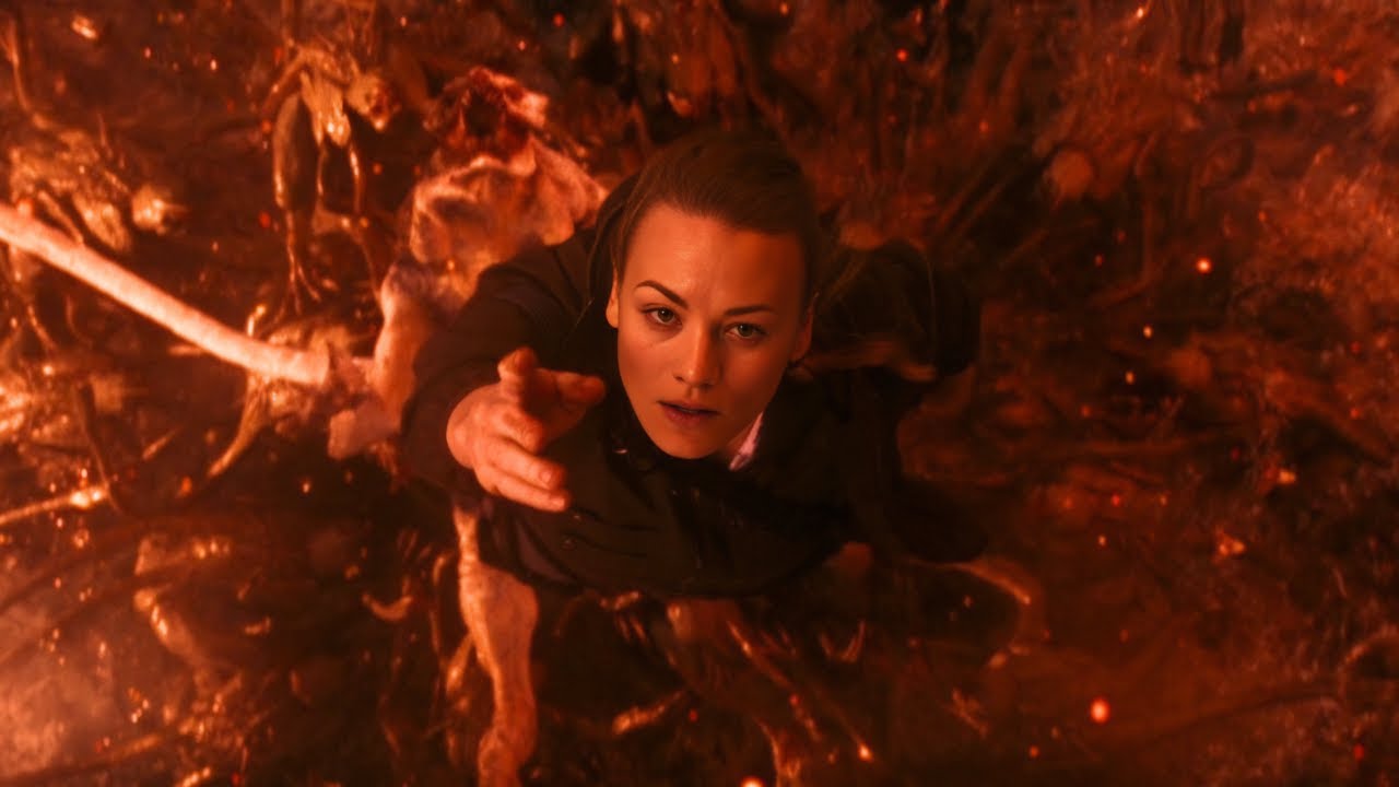 No Futuro a Humanidade é Exterminada por Alienígenas Mortíferos, a Única Esperança está no Passado