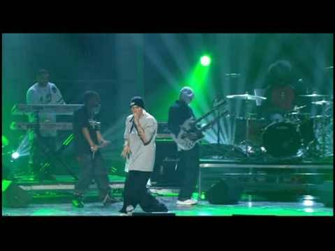 [live] Eminem - Lose Yourself (2003 Grammy award)