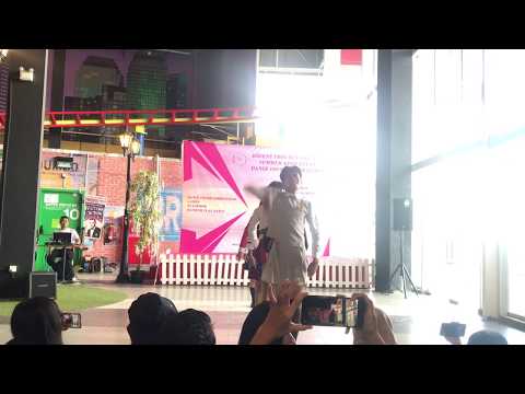 Everglow " Bon Bon Chocolate " Dance Cover by Elxion Cruz