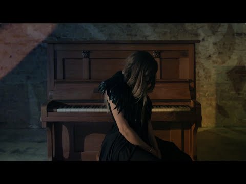 Clara Hill - Inside Outside (Official Video)