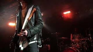 crx - walls / vancouver, bc / november 30, 2016