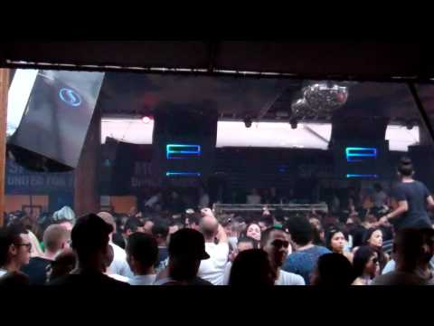 Richie Hawtin at Space Miami WMC - March 23 2012 - Video 05