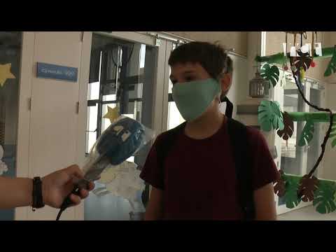 Pocs alumnes en el primer dia de reobertura de les escoles