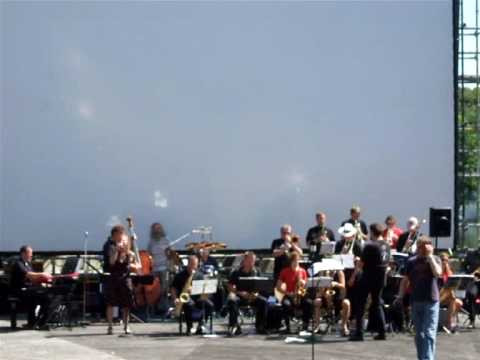 Forum 2 Seebühne - Tuxedo Junction