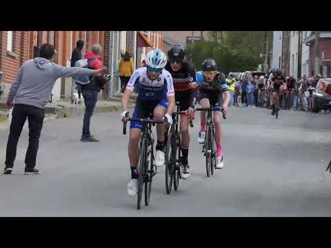 Wegwielrennen  U15 Bellegem 10/04/2022 - Mauro Keppens met voorsprong winnaar